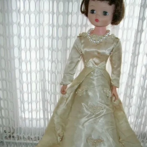 Vintage 21” De Luxe Reading Doll in Bridal Gown